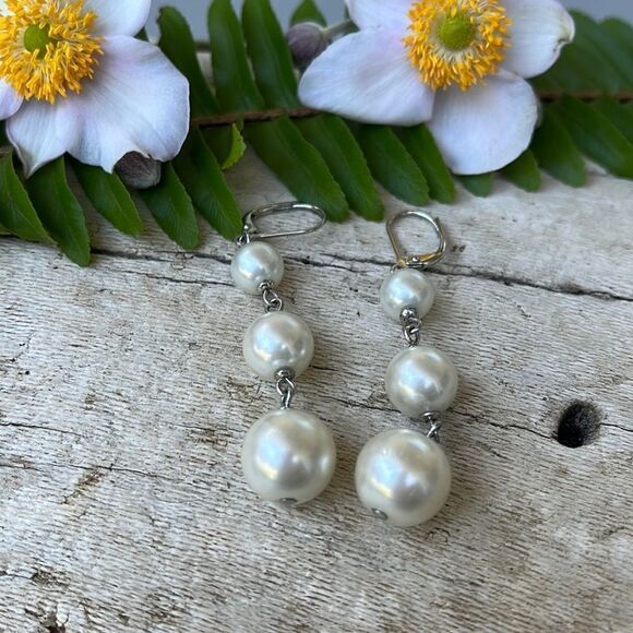 NADRI TRIPLE DROP FAUX PEARL EARRINGS. - Picture 1 of 4